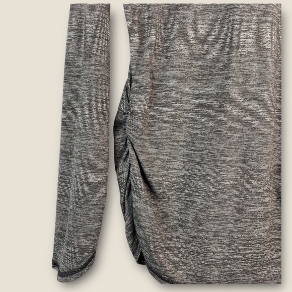 North Face Women’s Long-Sleeved Athletic Top Size Medium 0005 - Picture 6 of 9